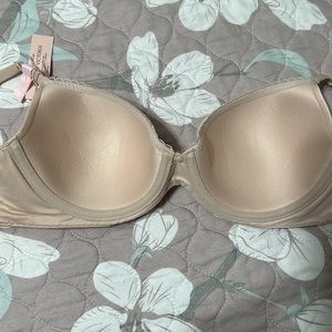 Victoria Secret most loved Bra 34 C slightly lined.